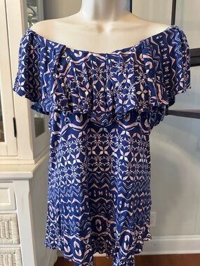 Cable & Gauge Navy and Light Pink Printed Scoop Neck Top